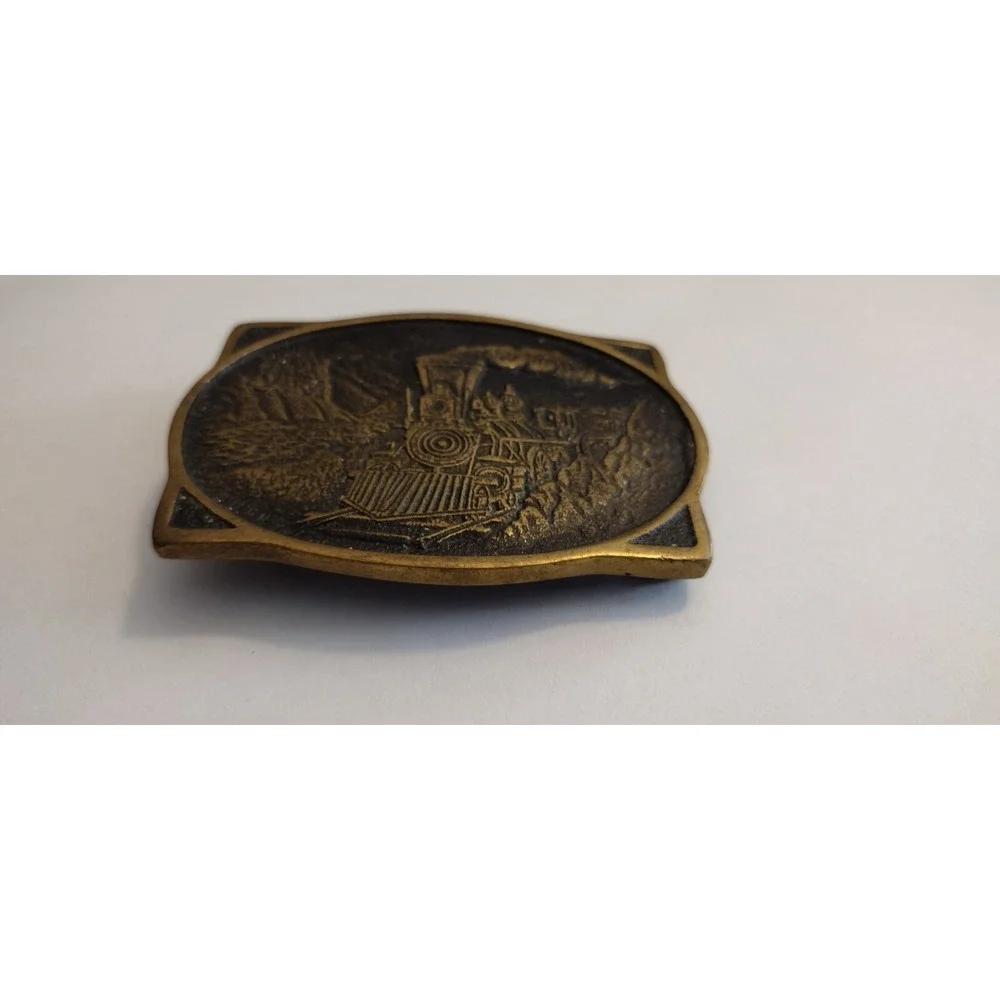 Railroad Train Engine Belt Buckle Steam Locomotive Mountains Vtg 80s BTS .GTA926